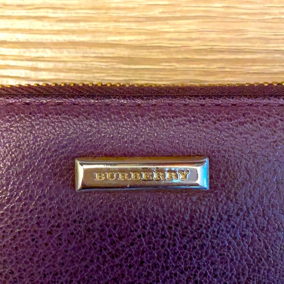 💜 BURBERRY  Leather Continental Women’s Wallet - Picture 2 of 6